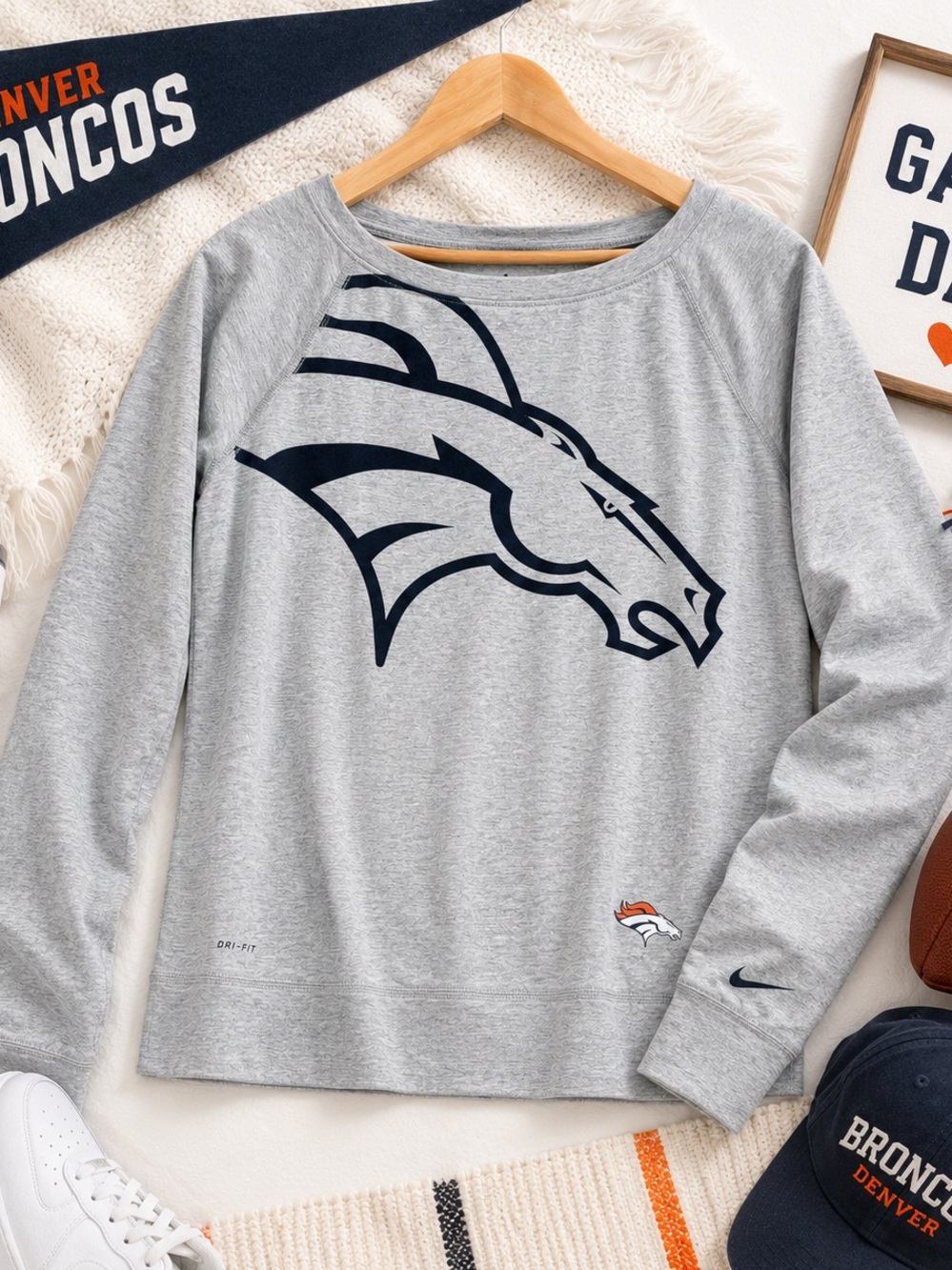 Nike Gray Denver Broncos Dri-FIT Pullover Sweatshirt | NFL Team Apparel Large